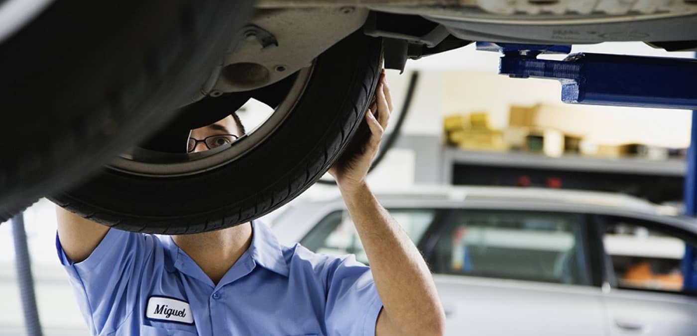 Tire Technician Image